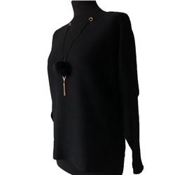 Размер единый 42-46. Стильный женский свитер Jiang чёрного цвета с круглым вырезом и подвеской с элементом натурального меха​.