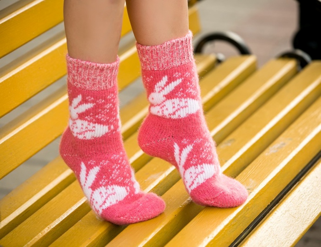 Носочки ребенку 6 лет. Шерстяные носки. Носки детские. Розовые шерстяные носки. Носки для девочек теплые.