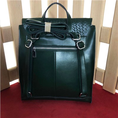 Стильный рюкзак Walking формата А4 из текстурной натуральной кожи цвета зеленый опал.