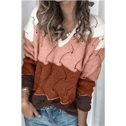 Розовый вязаный свитер с цветными блоками и V-образным вырезом