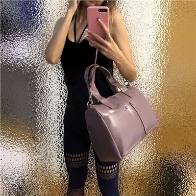 Вместительная сумка Public формата А4 из натуральной кожи перламутрово-пурпурного цвета.