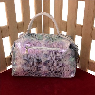 Элегантная сумка-бочонок Jackobs_Forr из лазерной натуральной кожи бледно-пурпурного цвета с переливами.