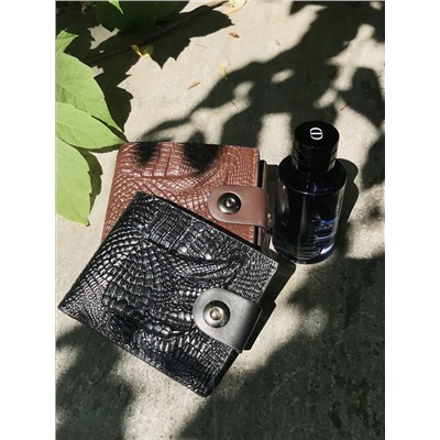 Мужской кошелек Noir из качественной эко-кожи черного цвета.