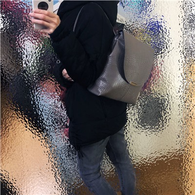 Стильный рюкзак Walking формата А4 из текстурной натуральной кожи цвета латте.