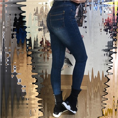 Размер 27. Рост 165-170. Узкие женские джинсы Cloud из стрейч материала дымчато-синего цвета.