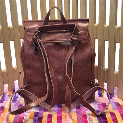 Сумка-рюкзак Amina формата А4 из эко-кожи  пудрового цвета.