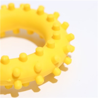 Игрушка "Кольцо с шипами №1", 6,1 см, жёлтая