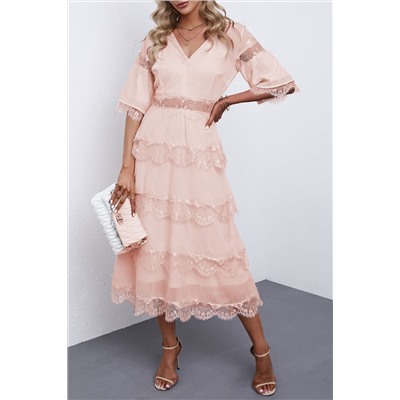 Розовое длинное платье в ​​горошек с прозрачными кружевным вставками