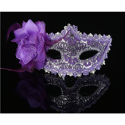 Карнавальная маска с цветком