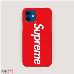 Пластиковый чехол Supreme на красном фоне на iPhone 12