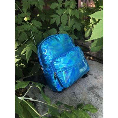 Силиконовый рюкзак Nacre перламутрово-синего цвета.