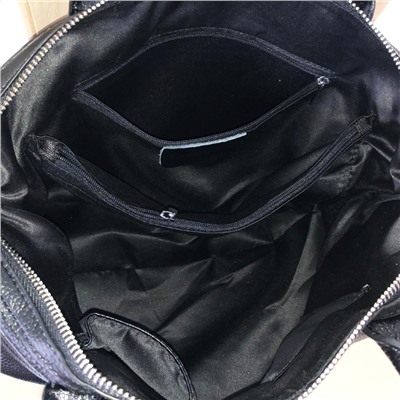 Стильная сумка Par_Fine из матовой мелкозернистой кожи черного цвета.