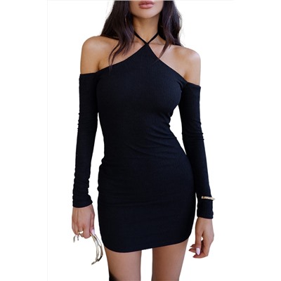 Черное обтягивающее платье-халтер с открытыми плечами