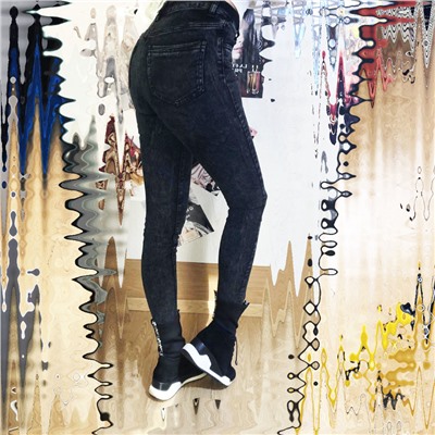 Размер 27. Рост 165-170. Современные женские джинсы Winner из стрейч материала цвета темный графит.