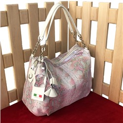 Шикарная сумка Brightness из прочной натуральной кожи с лазерной обработкой цвета бледно-розовой пудры с переливами.