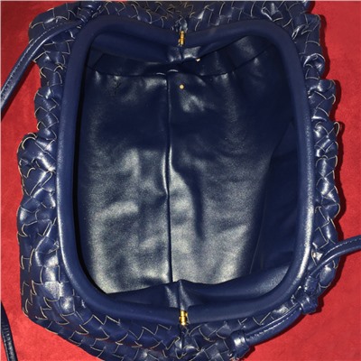 Роскошная сумка Modello из плетеной натуральной кожи высокого качества сливочного цвета.