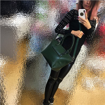 Трендовая сумка Afina из гладкой натуральной кожи цвета темно-зеленый опал.