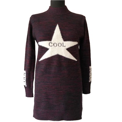 Размер единый 42-46. Теплый женский свитер-туника Star_Dust темно-сливового цвета с нашивкой "звезда".