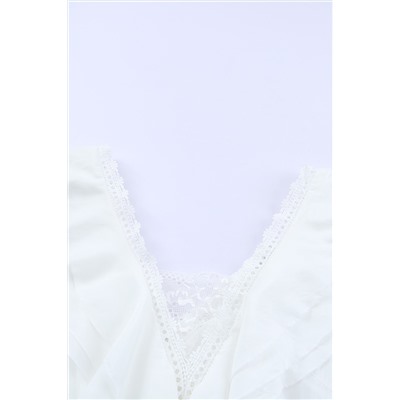 Белое многоярусное платье-макси с V-образным вырезом и воланами