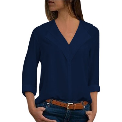 Темно-синяя блуза с отложным воротником и рукавами с отворотами