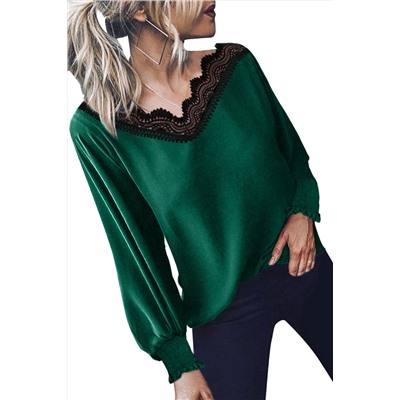 Зеленая блуза V-образным кружевным вырезом в стиле пэчворк