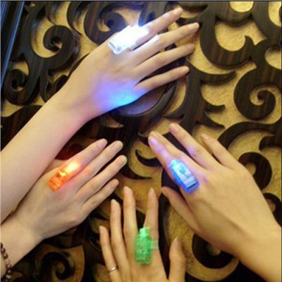 Светодиодный фонарик на палец
