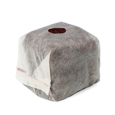 Субстрат кокосовый в кубике, 10 × 10 см, 0.6 л, Greengo