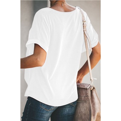Белая свободная блуза с короткими рукавами и узлом снизу