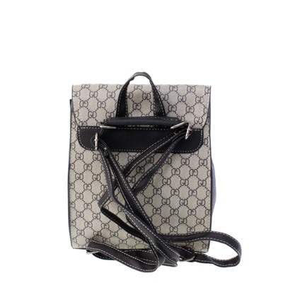 Стильная женская сумка-рюкзак Doble_Calps из эко-кожи черного цвета.