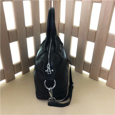 Стильная сумка Par_Fine из матовой мелкозернистой кожи черного цвета.