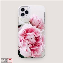 Пластиковый чехол Розовые и белые пионы на iPhone 11 Pro Max